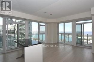 33 Shore Breeze Dr in Toronto, ON - Building Photo - Building Photo