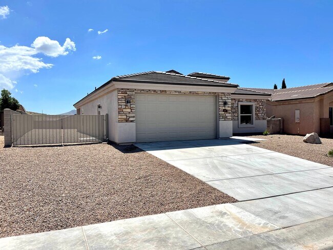 2144 Horsemint Ave in Kingman, AZ - Building Photo - Building Photo