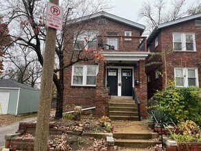 6320 Berthold Ave, Unit 1st Floor in St. Louis, MO - Foto de edificio - Building Photo