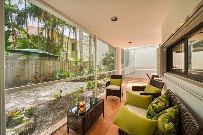 2918 Whitehead St in Miami, FL - Building Photo - Building Photo