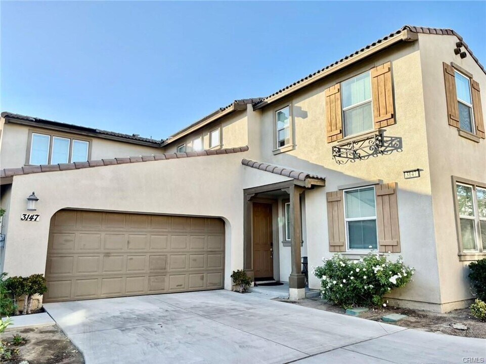 3147 E Olympic Dr in Ontario, CA - Building Photo
