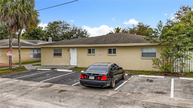 2751 NW 58th Terrace in Lauderhill, FL - Building Photo - Building Photo