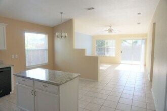 2417 Hampton Dr in Little Elm, TX - Foto de edificio - Building Photo