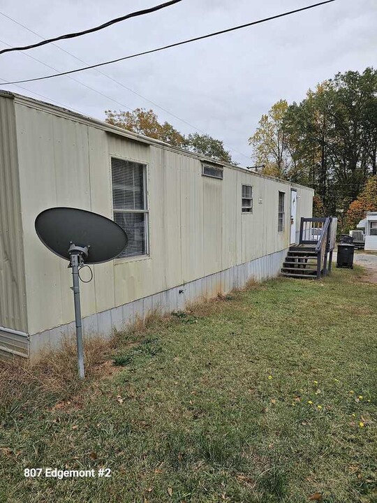 807 Edgemont Ave in Greenville, SC - Building Photo