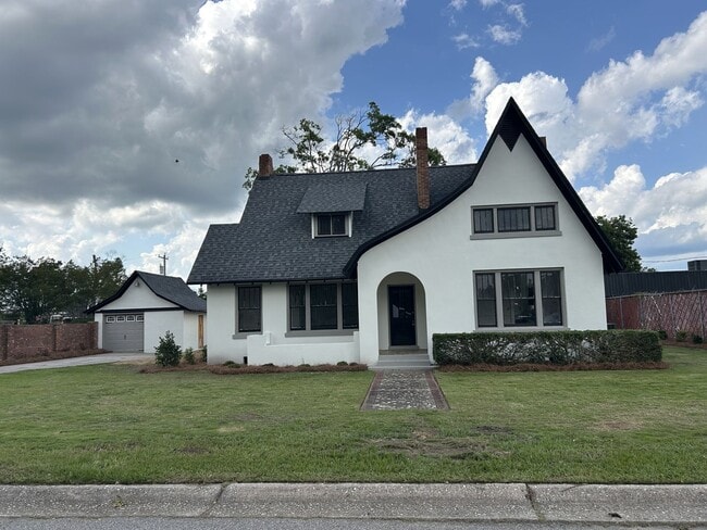 property at 309 E 10th St