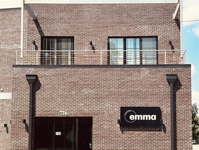 726 E Emma Ave in Springdale, AR - Building Photo - Building Photo