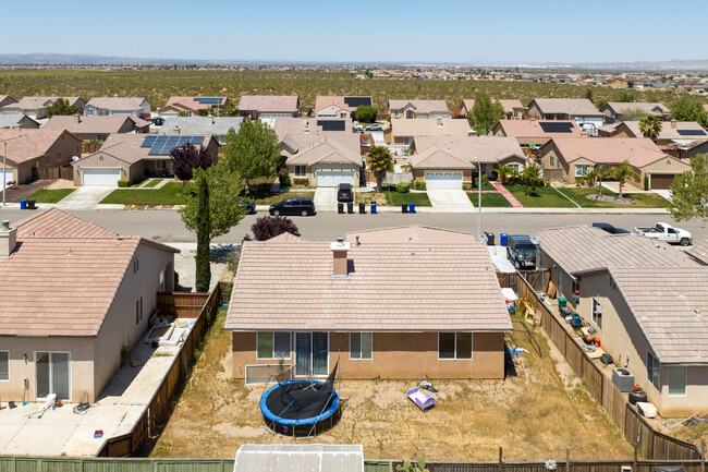 11597 Maywood St in Victorville, CA - Building Photo - Building Photo