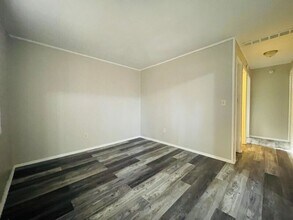 225 SE 121st Rd in Warrensburg, MO - Foto de edificio - Building Photo