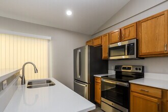 13829 Gentle Woods Ave in Riverview, FL - Building Photo - Building Photo