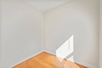 42 Saratoga Ave in Mechanicville, NY - Building Photo - Building Photo