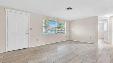 11241 Snyder Ave in Port Richey, FL - Building Photo - Building Photo