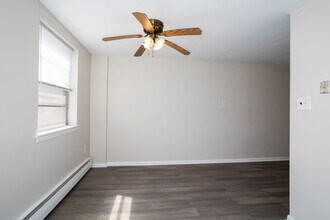 Algon Arms in Philadelphia, PA - Building Photo - Interior Photo