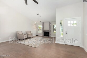10934 E Becker Ln in Scottsdale, AZ - Building Photo - Building Photo