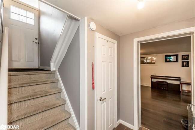 37 Grove St W in Barrie, ON - Building Photo - Building Photo