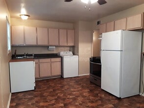 8602 Gary Wy in Louisville, KY - Building Photo - Building Photo