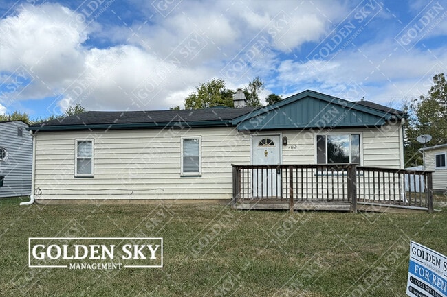 property at 1812 E Carver Dr