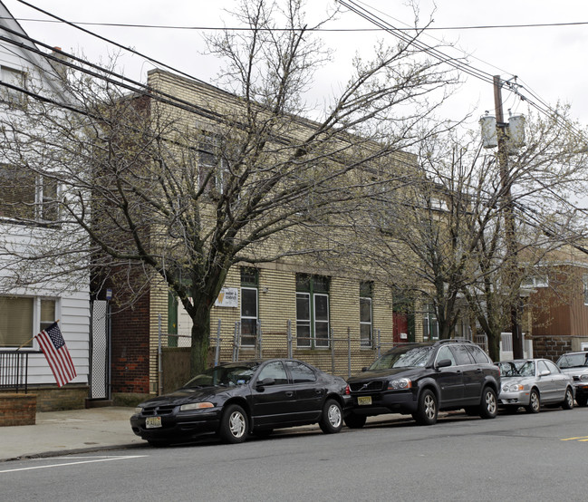 119-121 61st St in West New York, NJ - Building Photo - Building Photo