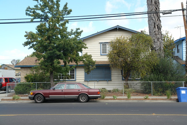 823 Hillsdale Ave in San Jose, CA - Building Photo - Building Photo