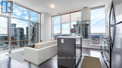 360-3360 Square One Dr in Mississauga, ON - Building Photo - Building Photo