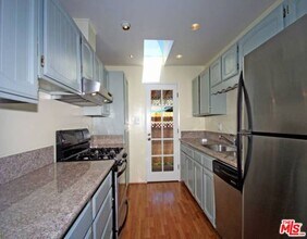 3542 Greenwood Ave in Los Angeles, CA - Building Photo - Building Photo