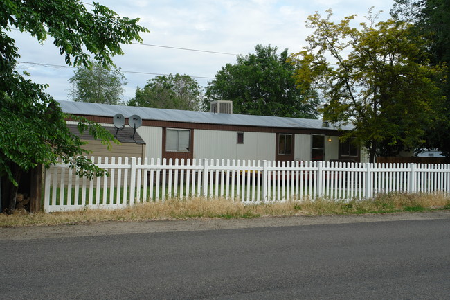 Parkway Mobile Estates in Garden City, ID - Building Photo - Building Photo