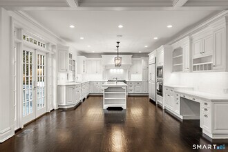 93 Mansfield Ave in Darien, CT - Building Photo - Building Photo