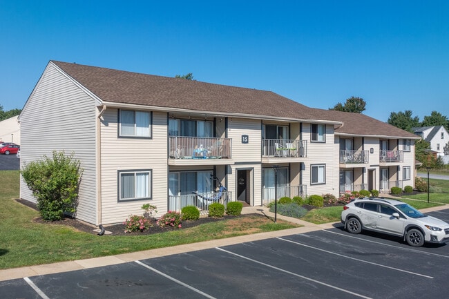 Rolling Hills Apartments in York, PA - Foto de edificio - Building Photo