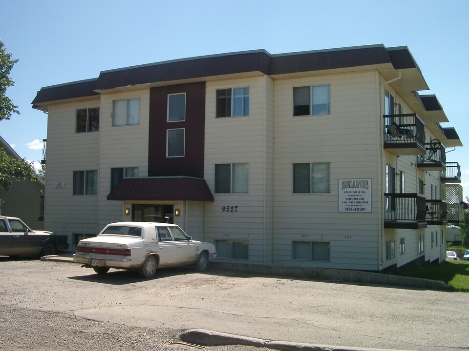 9527-998A 98a Ave in Fort St John, BC - Building Photo