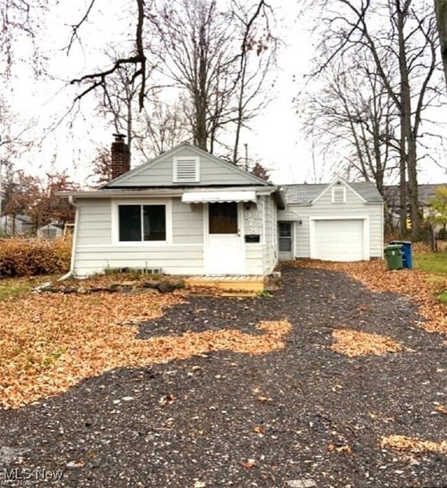 property at 978 E 331st St