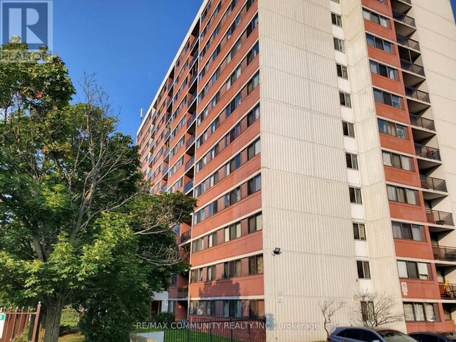 property at 10 Tapscott Rd