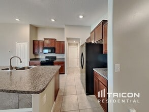 5029 Golden Fig Ln in Wimauma, FL - Building Photo - Building Photo