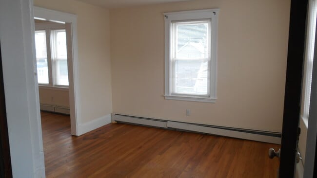 104 Elson Rd, Unit #2 in Waltham, MA - Foto de edificio - Building Photo