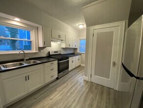 183 Colony Crescent in Akron, OH - Building Photo - Building Photo