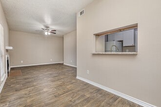 3643 W Northgate Dr in Irving, TX - Building Photo - Building Photo