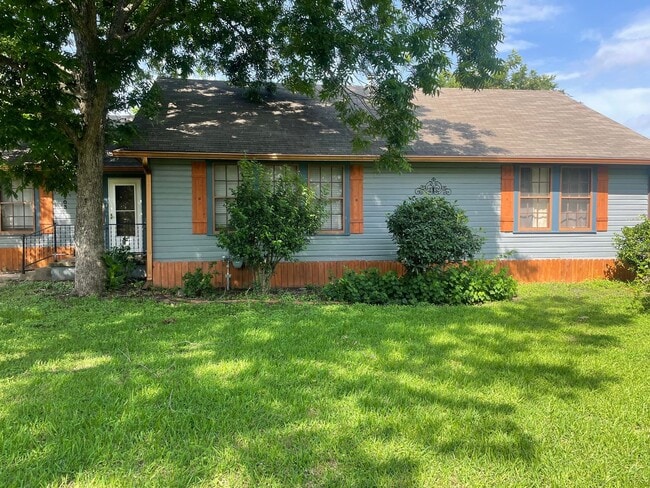 103 S Strauss St in Robinson, TX - Building Photo - Building Photo