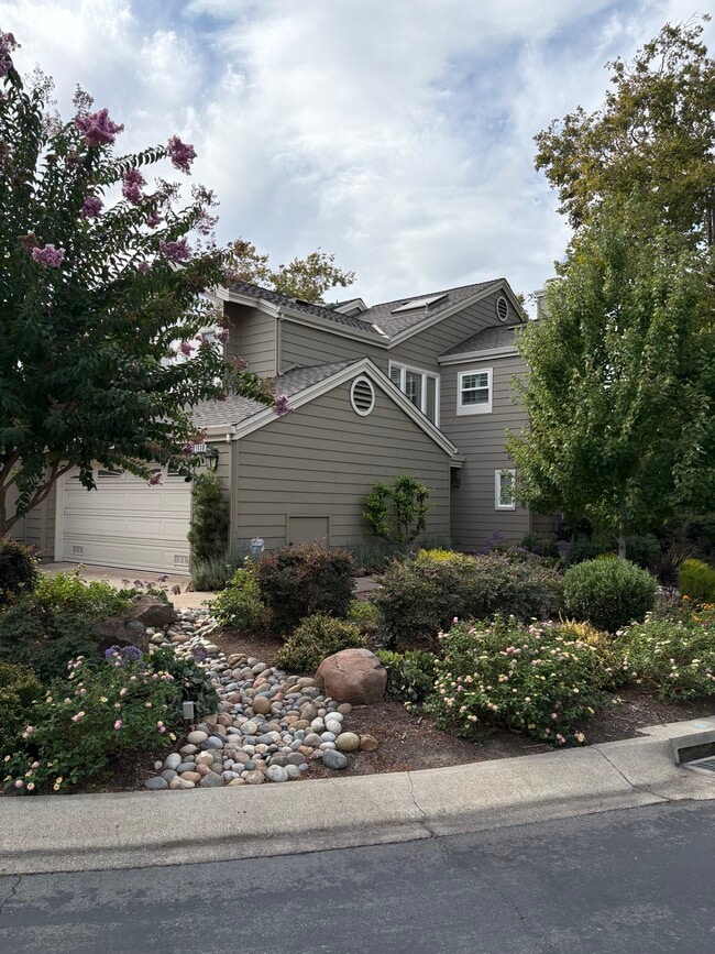 property at 1938 Stratton Cir