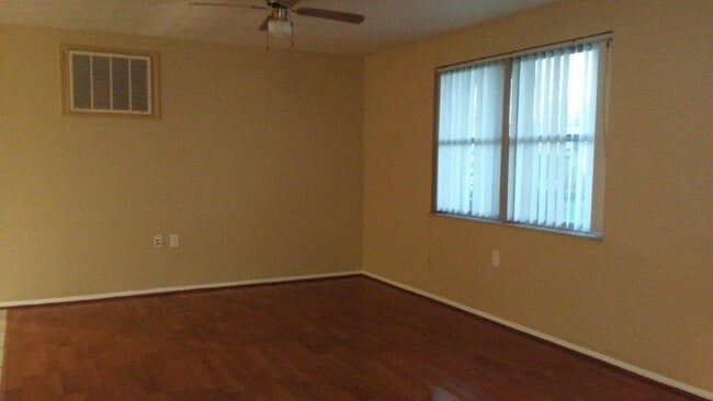 1423 Classic Dr in Holiday, FL - Building Photo - Building Photo