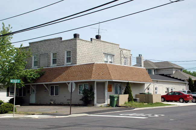 495 S Pine Ave in Union Beach, NJ - Foto de edificio - Building Photo