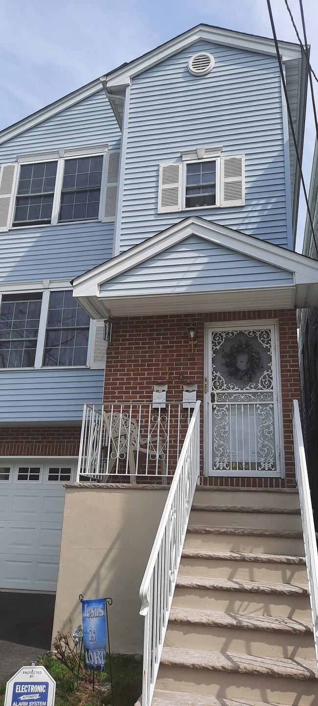 64 Isabella Ave, Unit 2nd flr