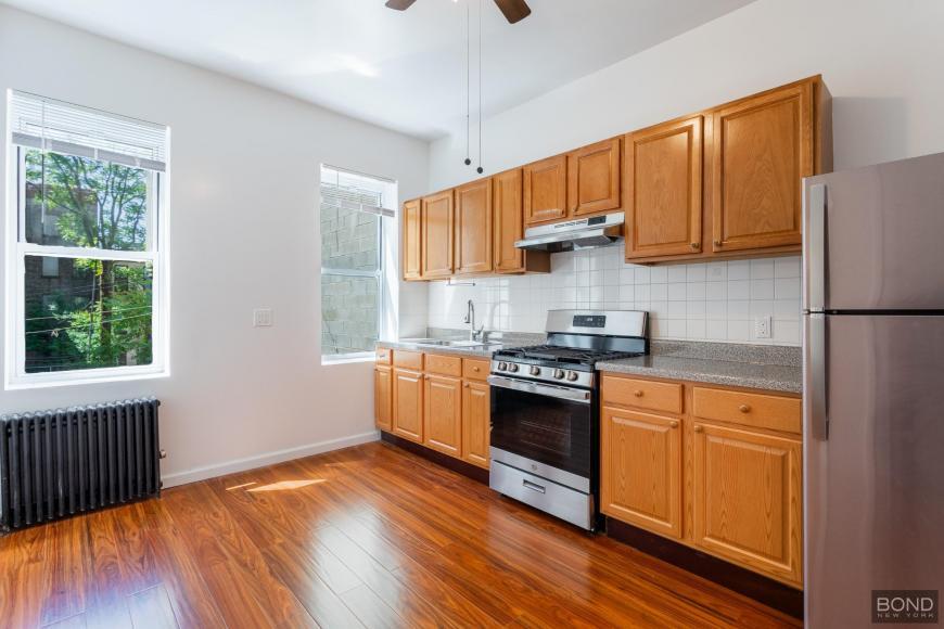 66 Eagle St in Brooklyn, NY - Building Photo