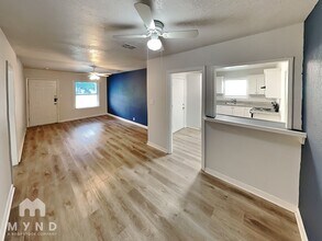 4402 Mistletoe Dr in Corpus Christi, TX - Building Photo - Building Photo