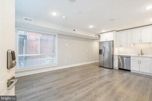 1309 S 52nd St in Philadelphia, PA - Building Photo