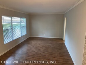 655 N Manhattan Pl in Los Angeles, CA - Building Photo - Building Photo