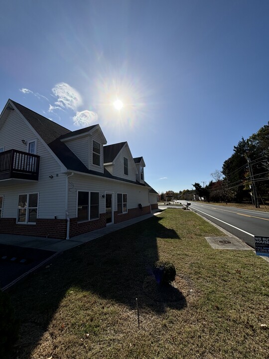 12421 Somerset Ave, Unit 1 in Princess Anne, MD - Foto de edificio