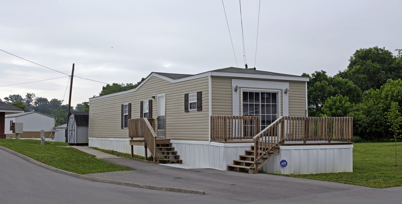 301-351 Old Tn-33 in New Tazewell, TN - Building Photo