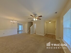 2425 Reid Oaks Dr in Charlotte, NC - Building Photo - Building Photo