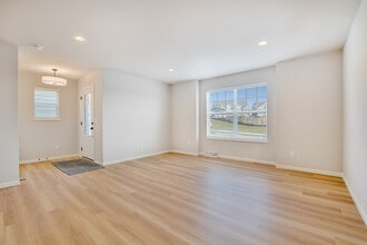 671 Hillcrest Dr in Waunakee, WI - Building Photo - Building Photo