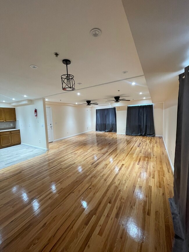 93 Osborne Ter, Unit 2