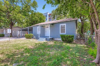 700 W St Johns Ave in Austin, TX - Building Photo - Building Photo