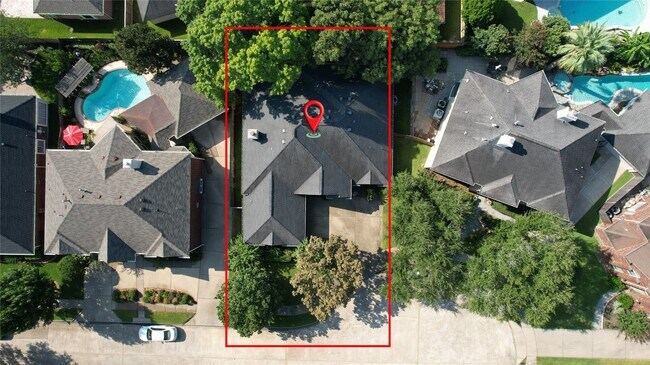 14215 Scarborough Fair St